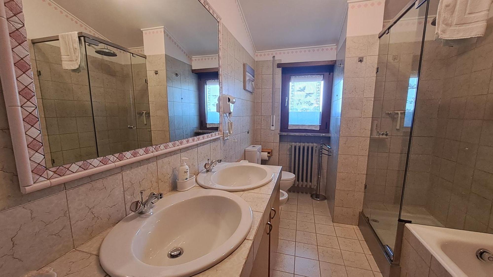 Colleoni'S Lodge Casa Vacanze Con 2 Appartamenti Verdellino Rom bilde